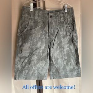 (204-B3) Mossimo Supply Co men short size 28